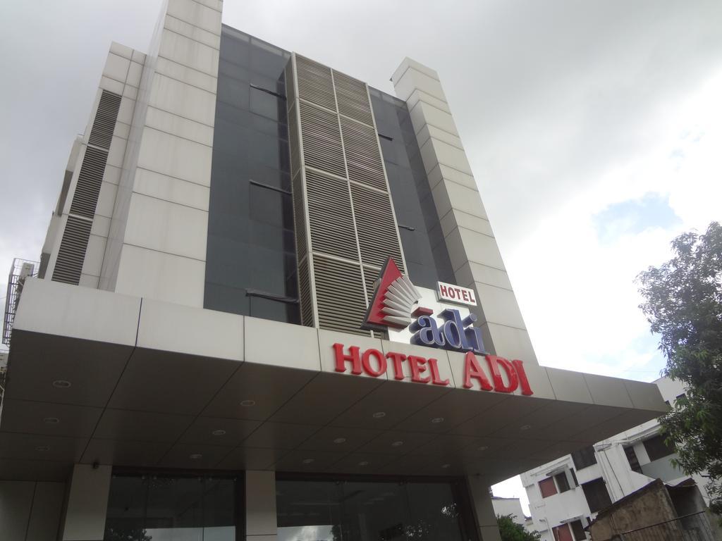 Hotel Adi Nagpur Esterno foto