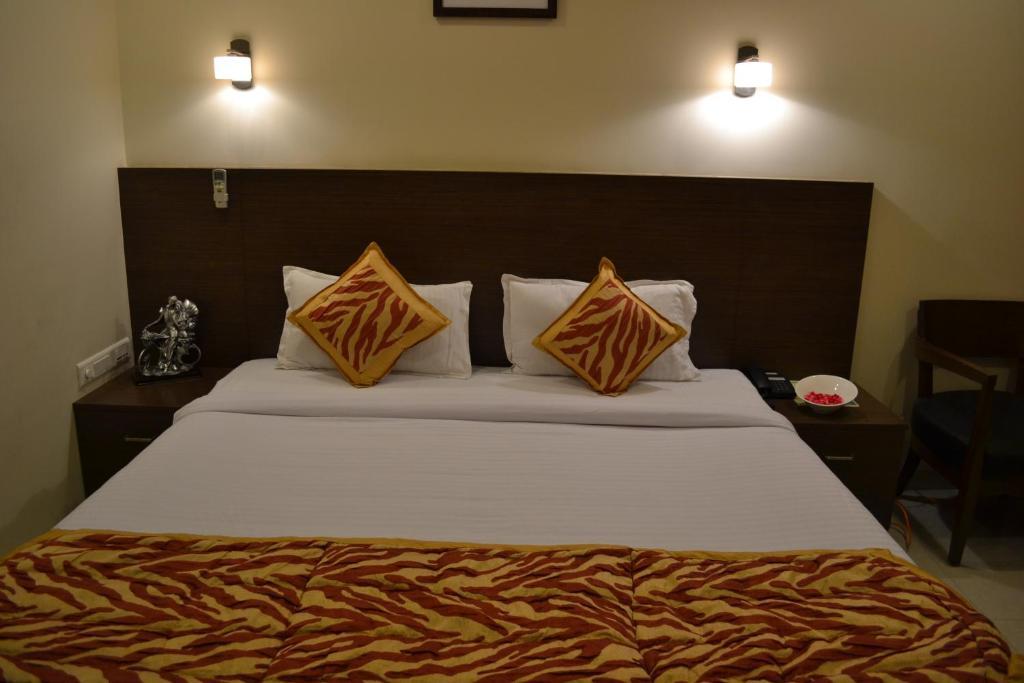 Hotel Adi Nagpur Esterno foto