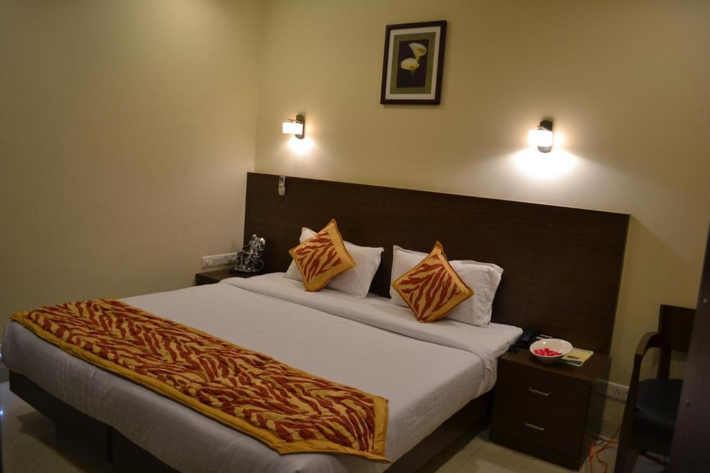 Hotel Adi Nagpur Esterno foto