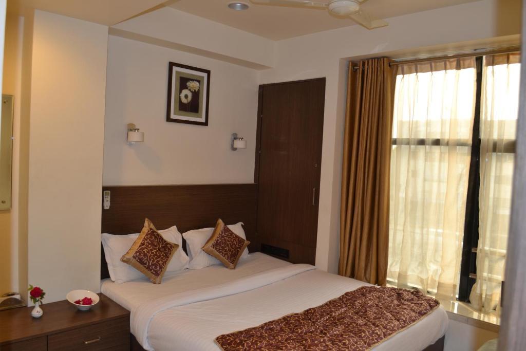 Hotel Adi Nagpur Esterno foto