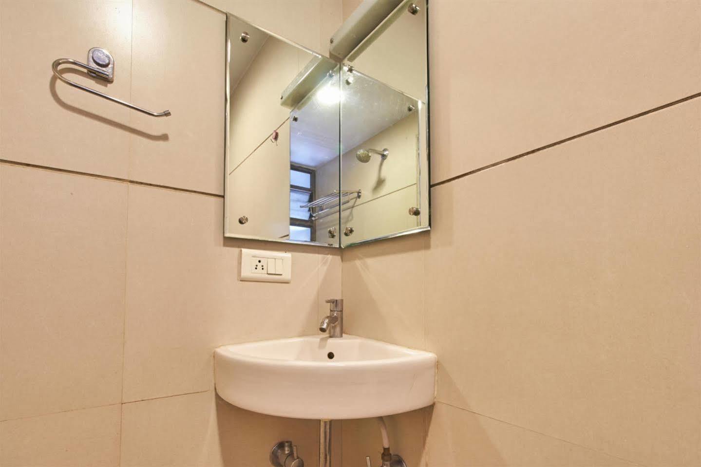 Hotel Adi Nagpur Esterno foto