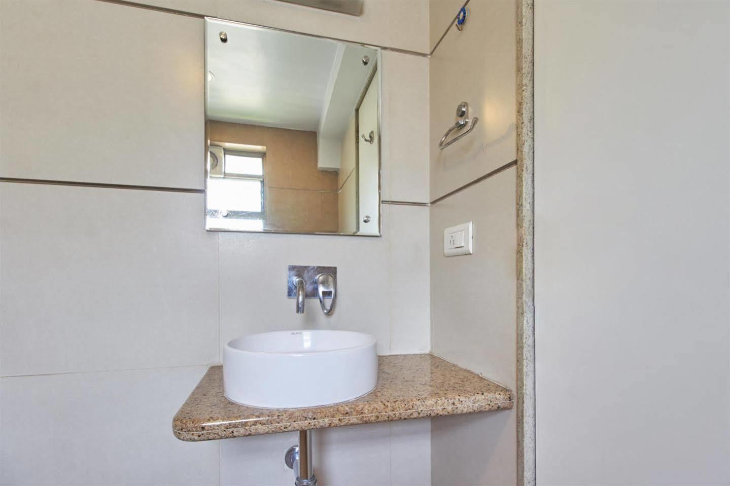 Hotel Adi Nagpur Esterno foto